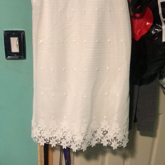 White laced Ann Taylor dress. - Picture 5 of 5